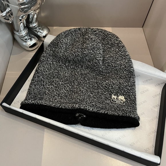 Coach new wool hat - Picture 3 of 9